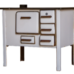 Immagine di una stufa moderna, simbolo del bonus di 8000 euro per sostituzione, con documentazione informativa.