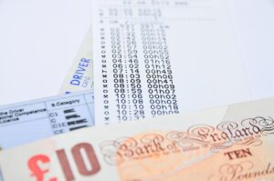 Immagine di un calendario con la data di scadenza del bollo auto evidenziata.