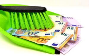 Immagine di un edificio in ristrutturazione con attrezzi e materiali da costruzione.