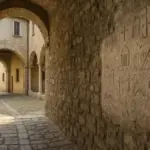 Pennabilli tra borgo e Montefeltro: come arte, pietra e panorama costruiscono una visita fuori stagione
